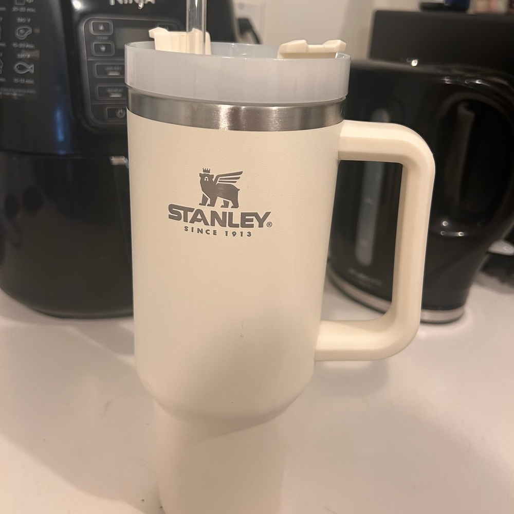Stanley tumbler 40 oz